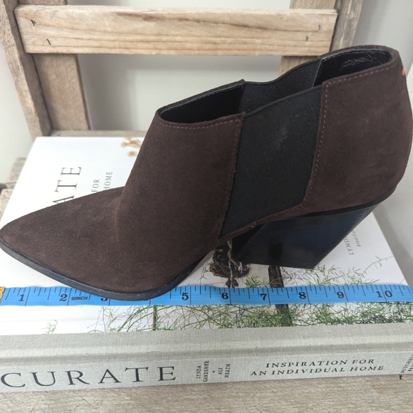 Aeyde Brown Suede Ankle Boots - Picture 13 of 13